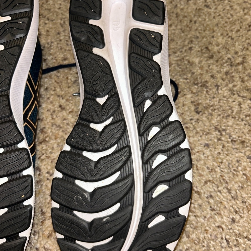 ASICS Women's Gel-Excite 8, Size 9 - Picture 8 of 10